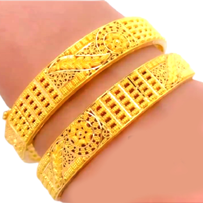 Candere Gold Bangle